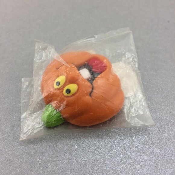 Vintage Amram RUSS Halloween Pumpkin Brooch Pin Original Packaging - Picture 2 of 9